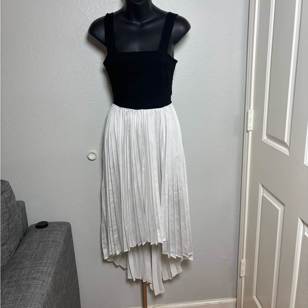 Jennifer Lopez Black and White Asymmetrical Midi Dress - Picture 2 of 13